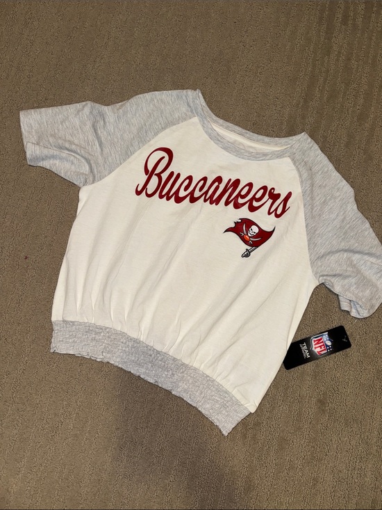 NFL Other - 🆕 NFL Tampa Bay Buccaneers White & Gray Short Sleeve Raglan Tee. L-14. NWT 🏴☠️🏈